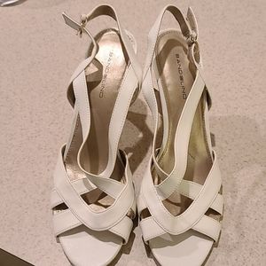 Womens Bandolino White Strapy Heels- 10M